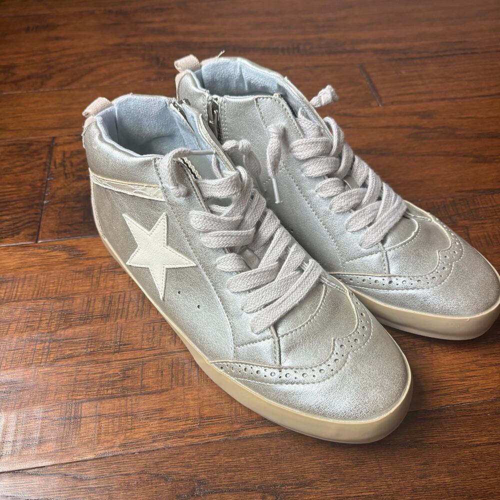 Shu Shop Paulina Silver Star Hi-Top Sneakers Women’s 6.5 / 7 (Kids 5)